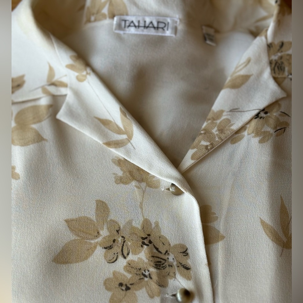 TAHARI Silk Relaxed Fit Blouse, Jewel-Tone Buttons - Size 8 - Picture 6 of 7